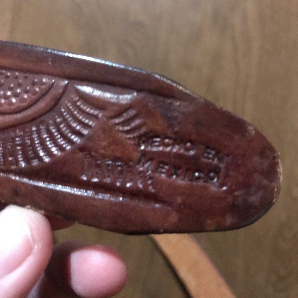 3/$15 Leather embossed eagle belt - Picture 3 of 3